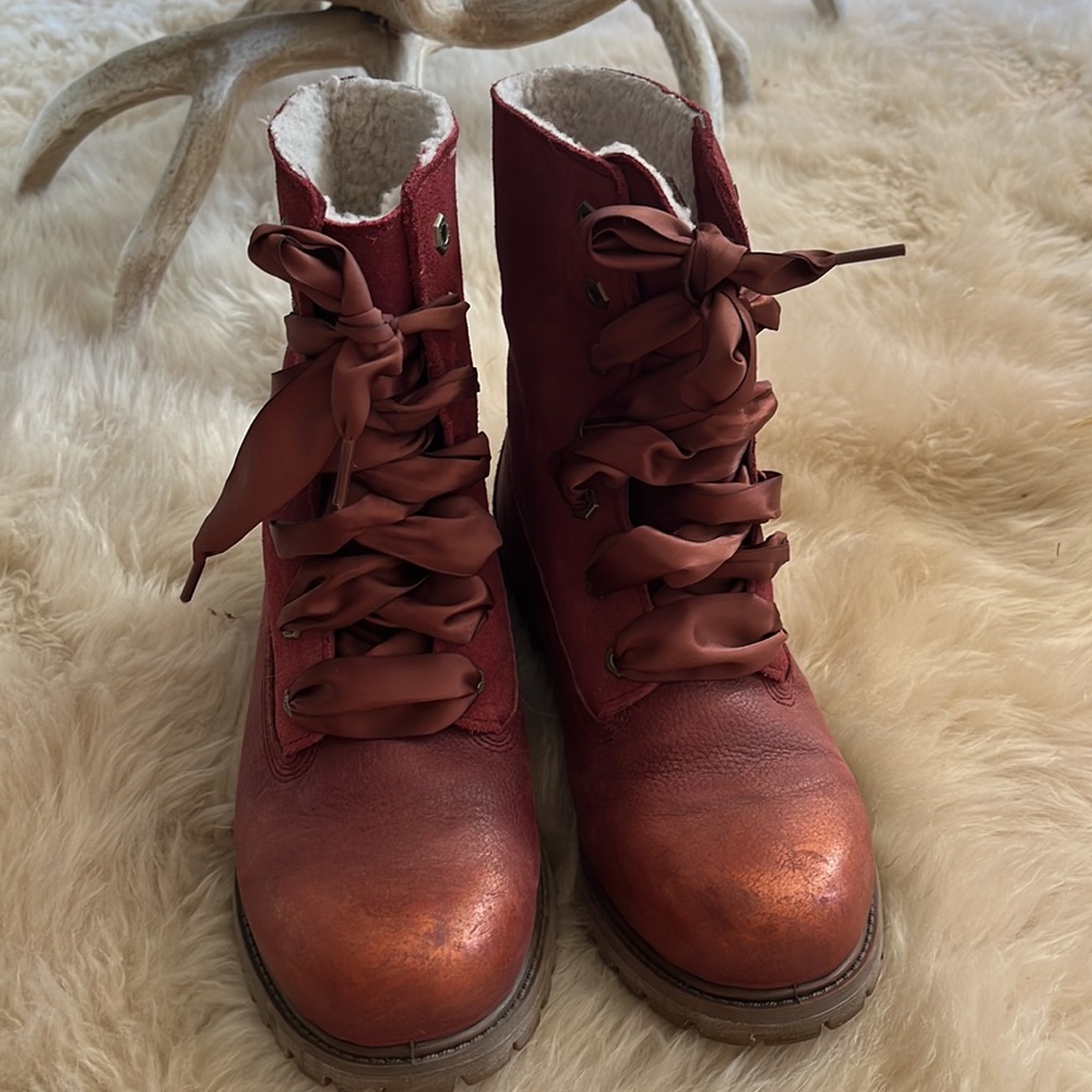 Timberland Burgundy Wine Red Waterproof Boots Ribbon Lace Up Size 8 Women’s